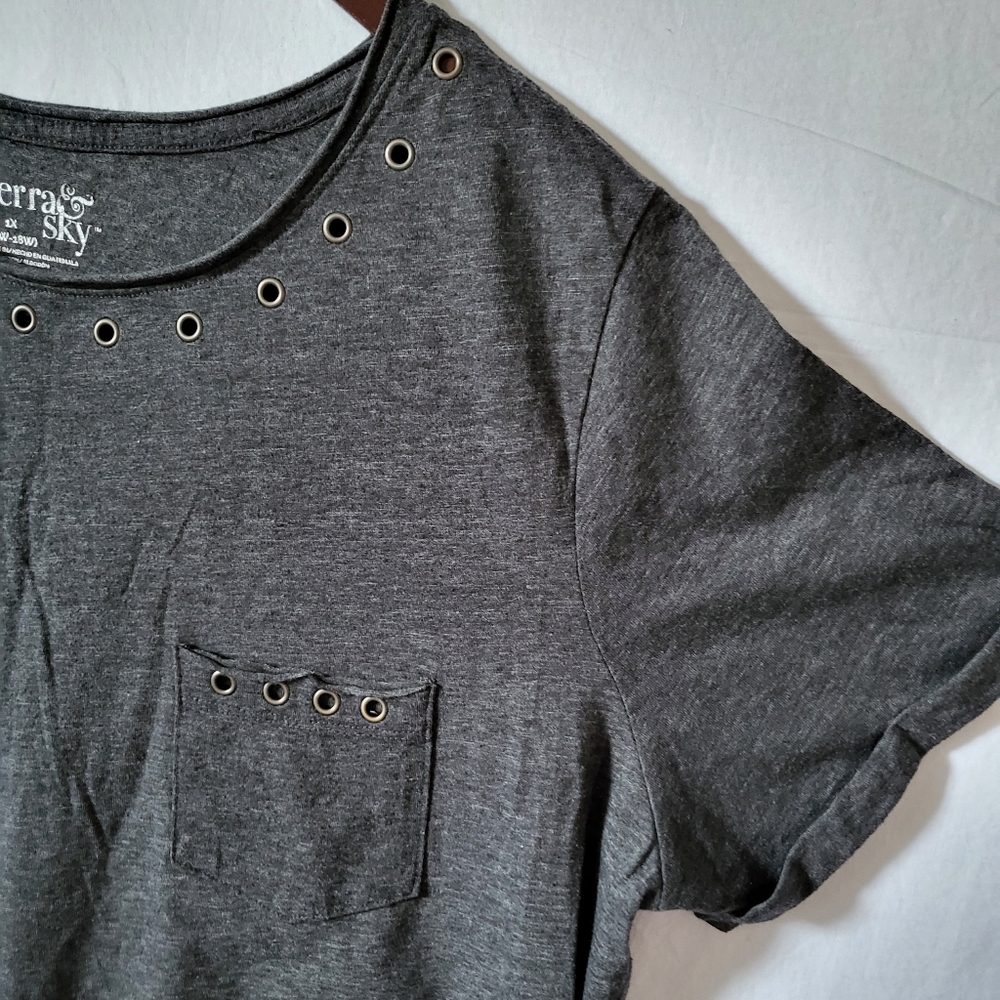 Plus Size Short Sleeve Tee - Picture 5 of 7
